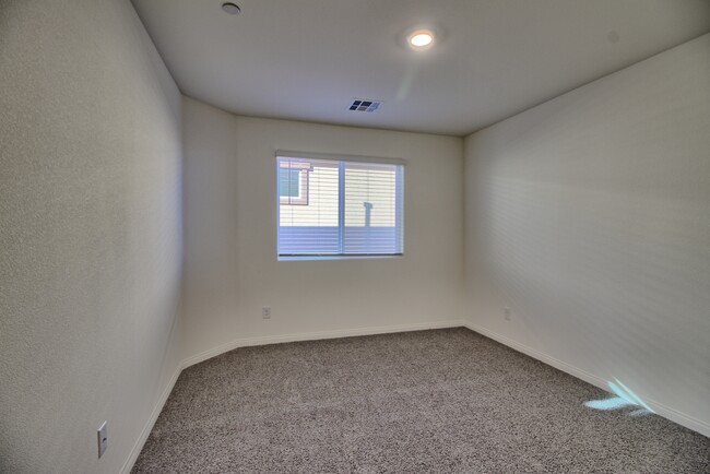 Bedroom 3 - 7231 Alabaster Peak St