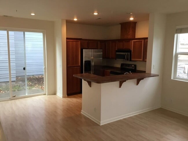 Building Photo - 3 Bedroom Home in Bethel-Danebo Area