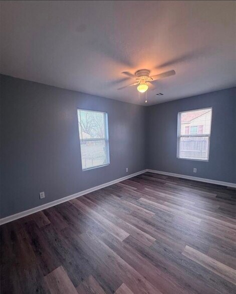 Building Photo - 5318 W 12th St