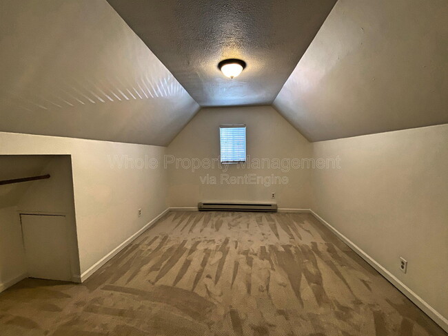 Building Photo - 715 Elati St