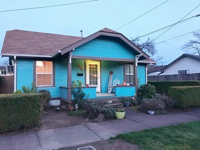 Primary Photo - Cute 2 bed/1 bath bungalow near Springfiel...
