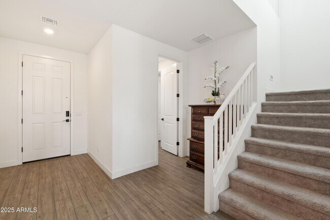 Building Photo - 7352 S Briarwood Ln