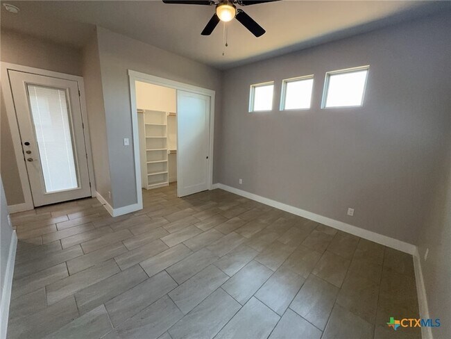 Building Photo - 5001 White Rose Dr