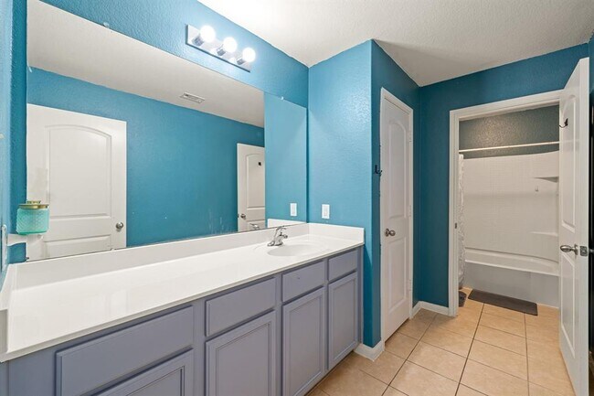 Building Photo - 1331 Diamond Drape Dr