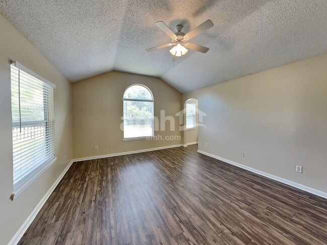 Building Photo - 6037 Scenic Meadow Ln