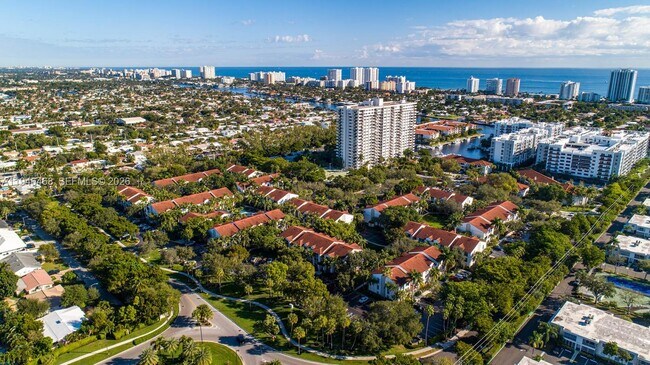 Building Photo - 3101 Port Royale Blvd