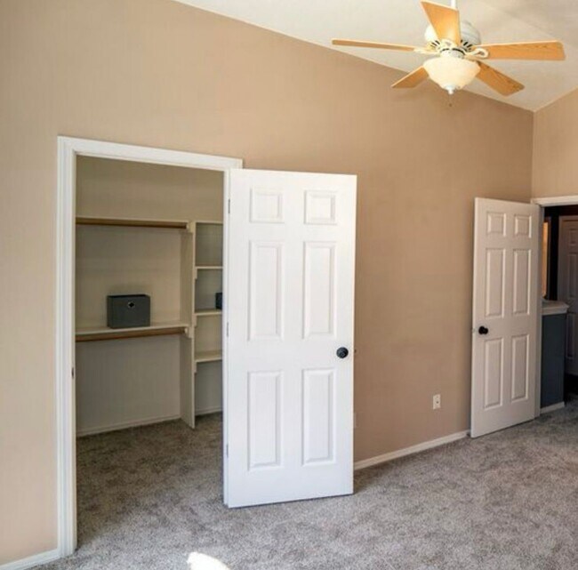 Building Photo - 4925 S Kip Ln