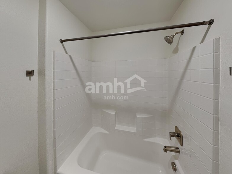 Building Photo - 707 Terrain Star Ave