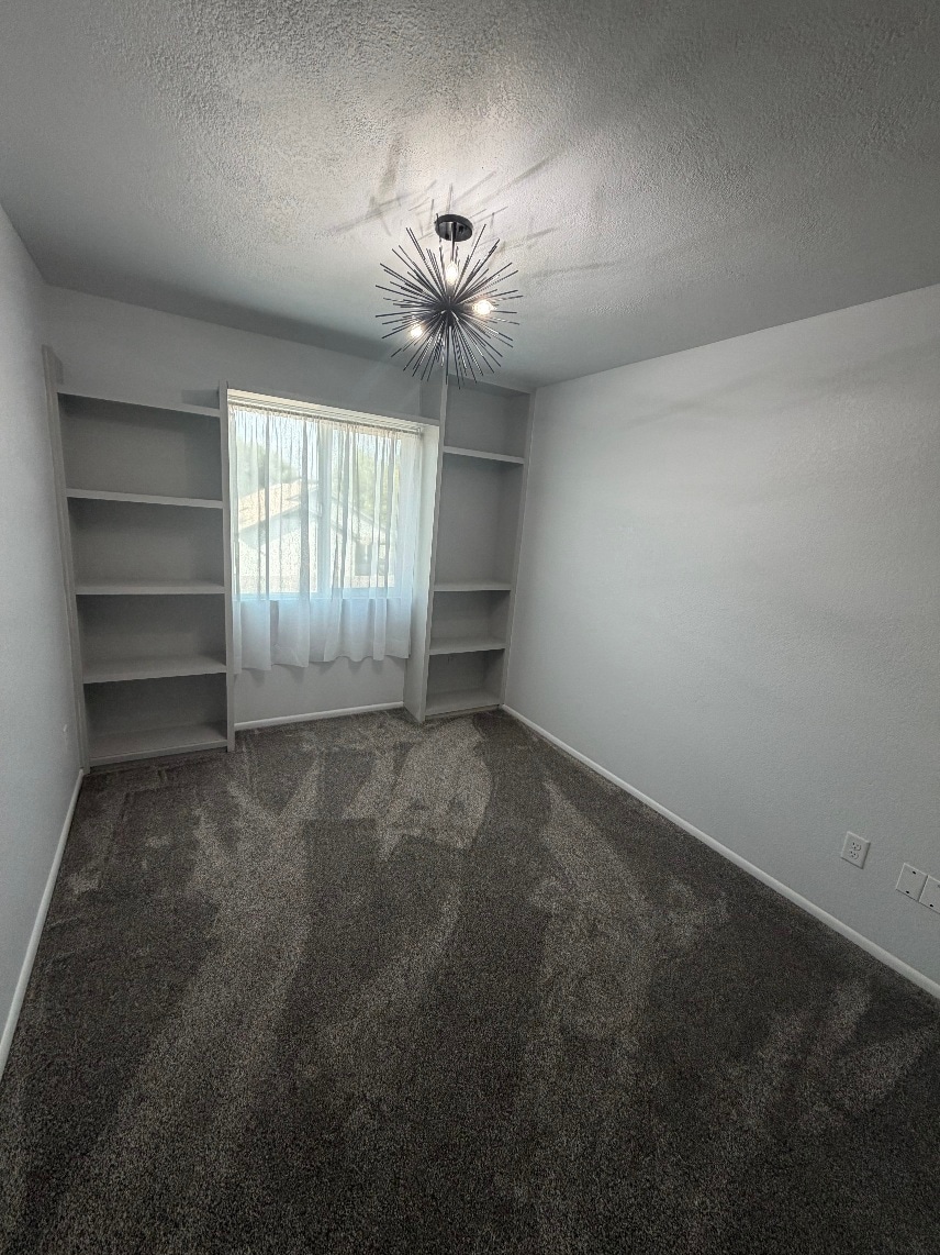 Building Photo - 1582 W Curry Dr