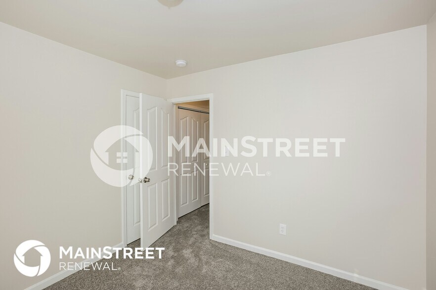 Building Photo - 3744 Sipes Ln