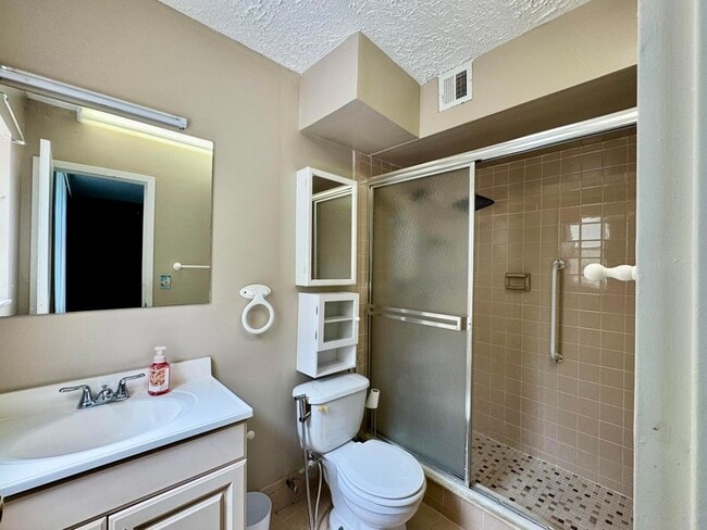 Building Photo - 1800 SW 81st Ave