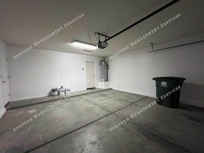 Building Photo - 2046 S 171st Dr