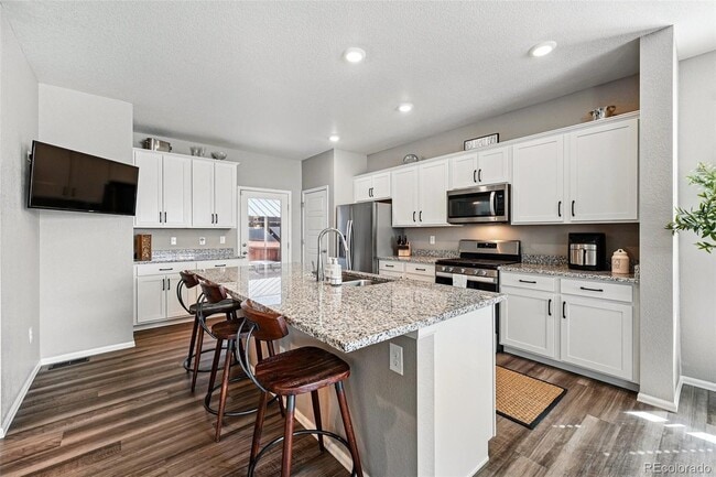Building Photo - 6833 Longpark Dr