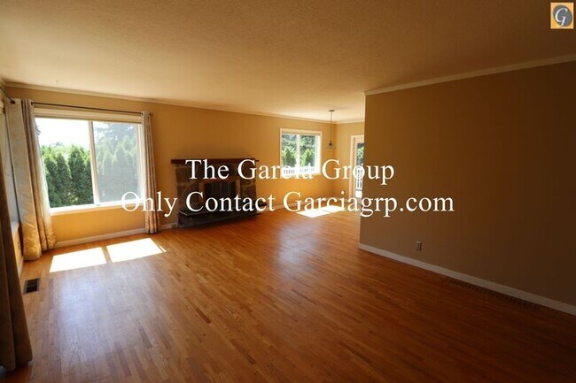 Building Photo - 7621 SW 25th Ave