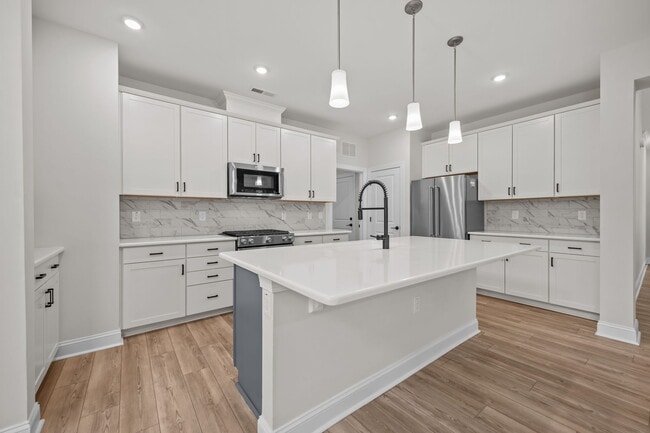 Building Photo - 2561 Legrande Way