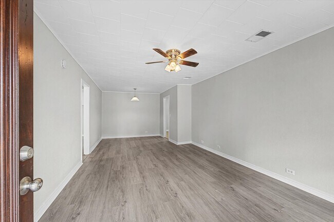 Building Photo - 1108 Georgina St