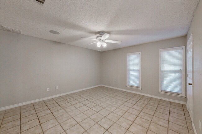 Building Photo - 1407 Skrivanek Ct