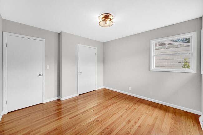 Building Photo - 3413 W 77th Ave