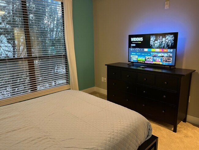 Building Photo - 4605 Cedar Springs Rd