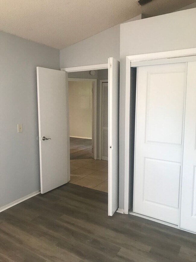 Building Photo - 7814SBC(100)