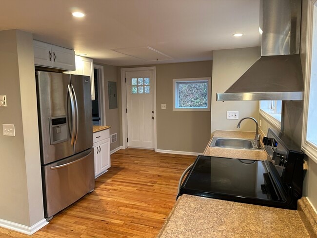 Building Photo - 11 Upper Malletts Ln
