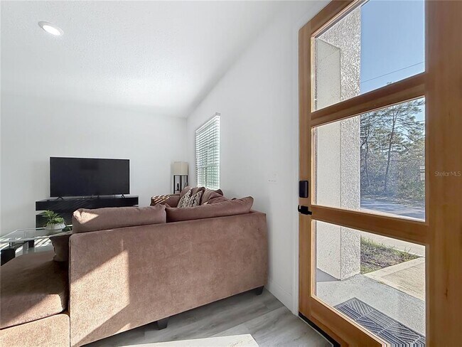 Building Photo - 16950 SW 42 Ave