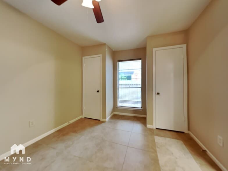 Building Photo - 3430 Deer Valley Dr