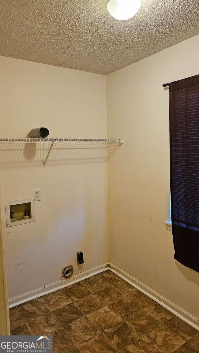 Building Photo - 331 Somerset Dr