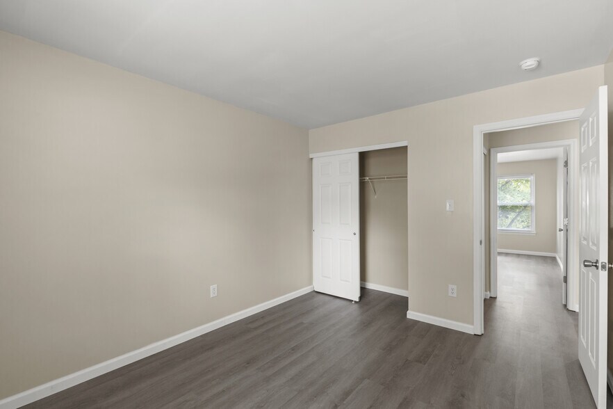 Building Photo - 245 Westridge Parc Ln