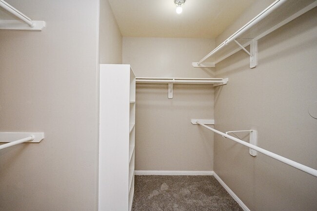 Building Photo - 6127 Yorkglen Manor Ln