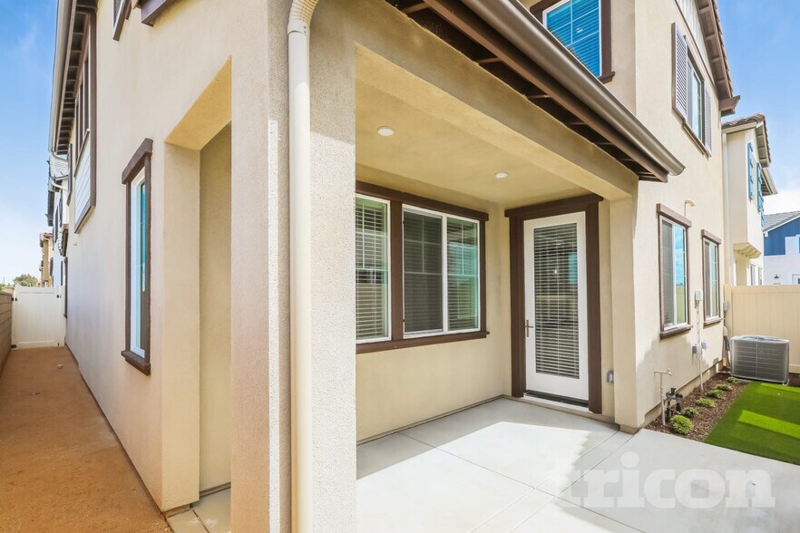 Building Photo - 31512 Hans Dr