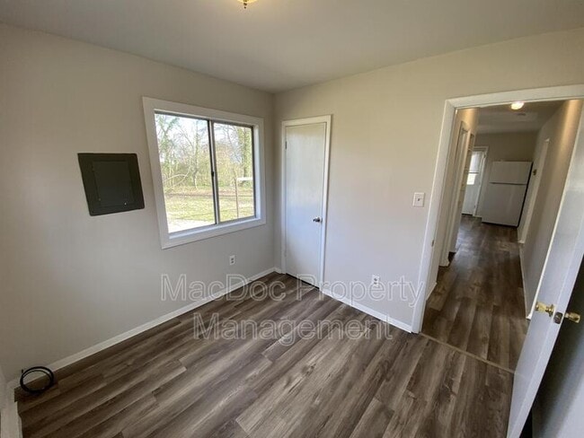 Building Photo - 6037 Rosedale Dr