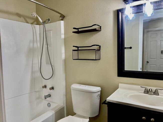 Building Photo - 207 Canoga Park Dr