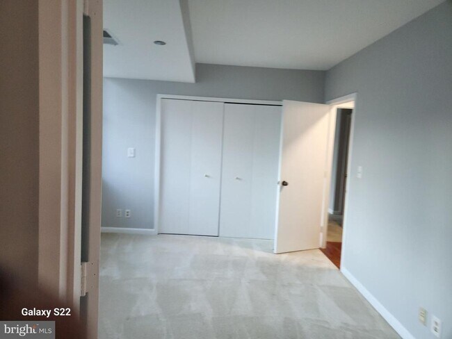 Building Photo - 1805 Crystal Dr