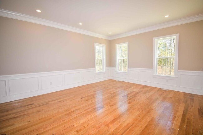 Building Photo - 438A Redwood Ave