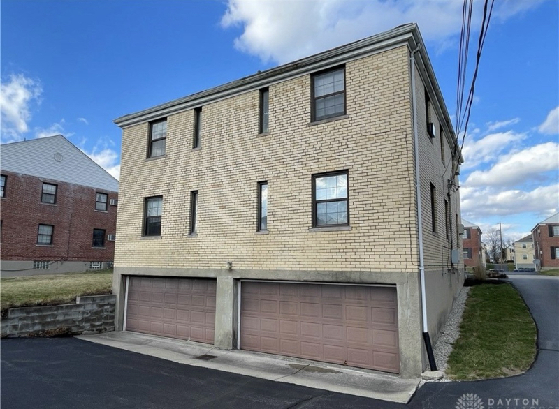 Building Photo - 526 Wiltshire Blvd