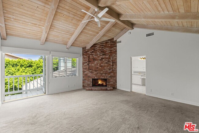 Building Photo - 18339 Linnet St