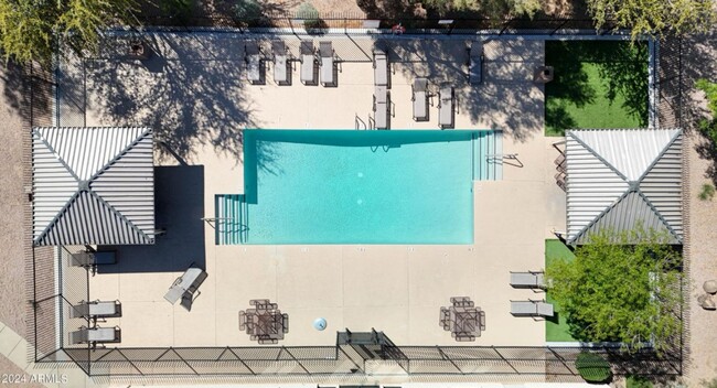 Building Photo - Meadow Vista