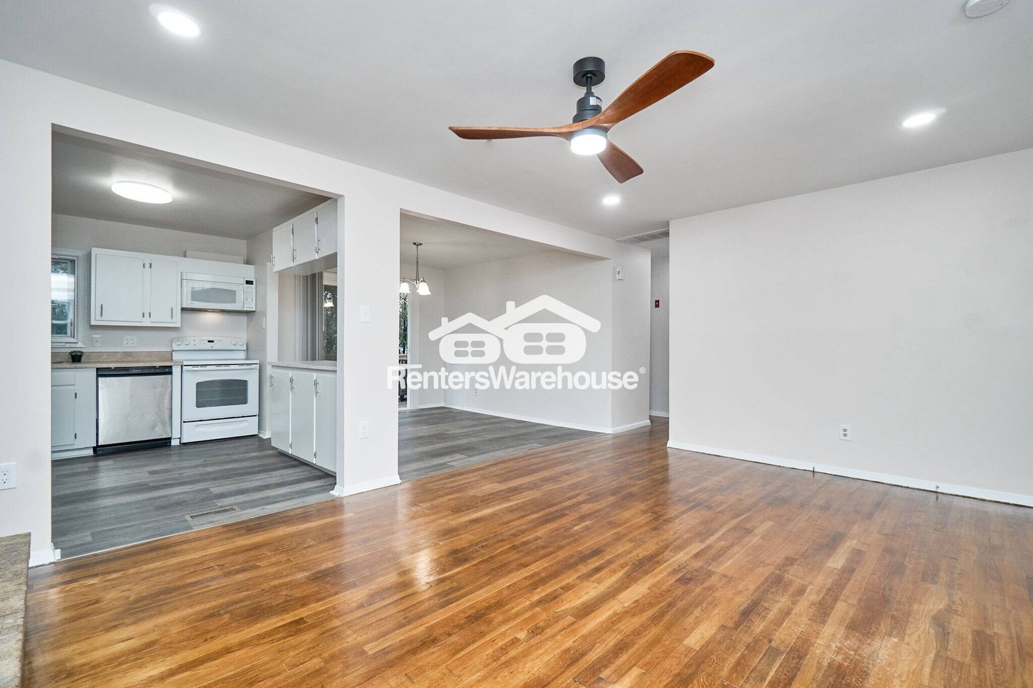 Building Photo - 2204 Helsley Ave