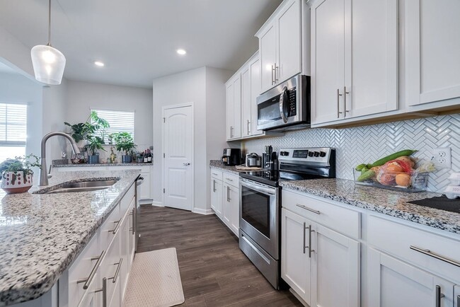 Building Photo - Luxury Meets Simplicity in This One-Story ...