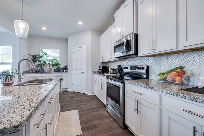 Building Photo - Luxury Meets Simplicity in This One-Story Ranch 3 Bed / 2.5 Bath