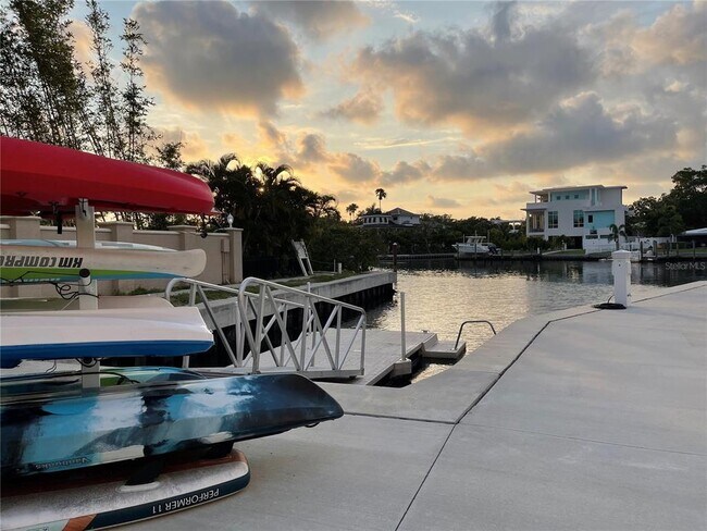 Building Photo - 1709 N Tamiami Trl