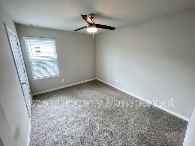Building Photo - 577 N Kimberlite St