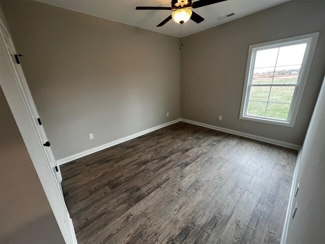 Building Photo - 1208 County House Ln