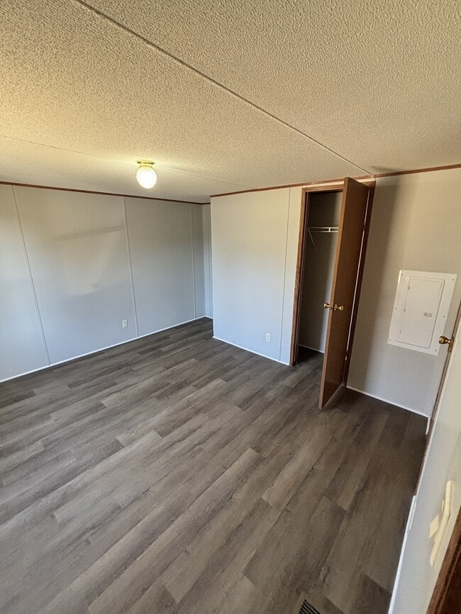 Building Photo - 128 Cassidy Ln