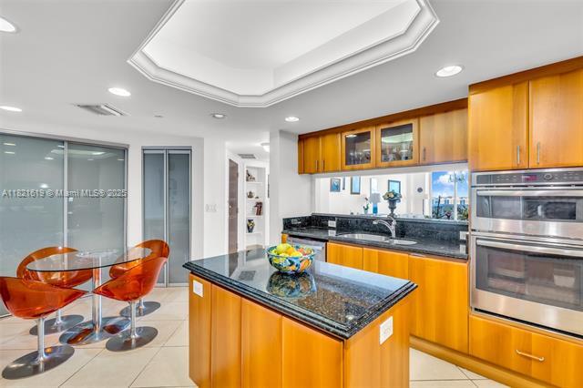 Building Photo - 9559 Collins Ave