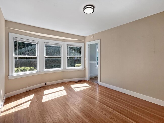 Building Photo - 811 Highland Ave