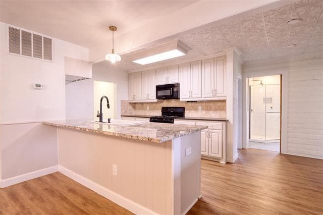 Building Photo - 315 E Avenue F