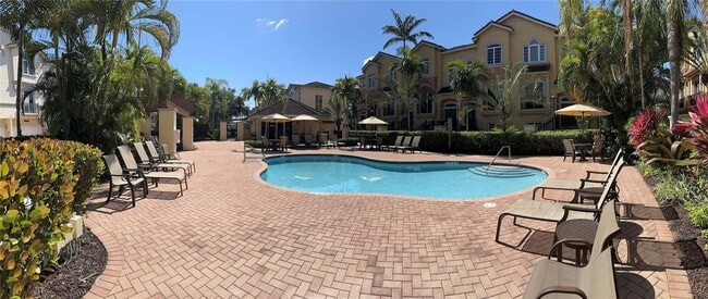 Building Photo - 2001 Coral Heights Blvd