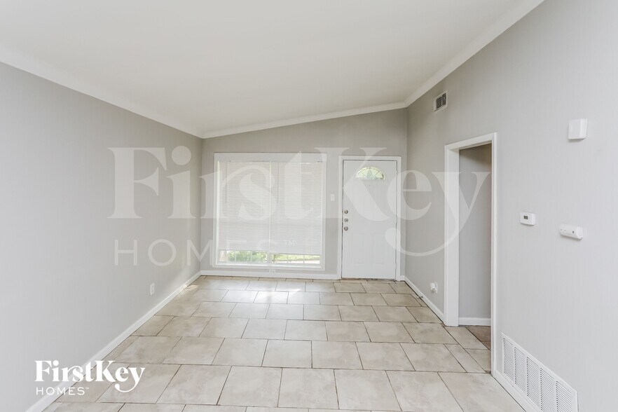 Building Photo - 6115 Flagstaff Dr